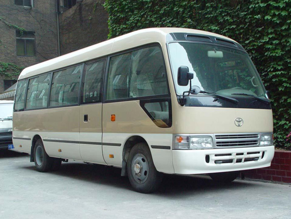 中巴车